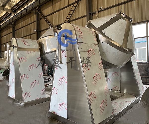 雙錐回轉(zhuǎn)1.jpg 力度干燥——聚酰胺樹脂雙錐真空干燥機(jī)!